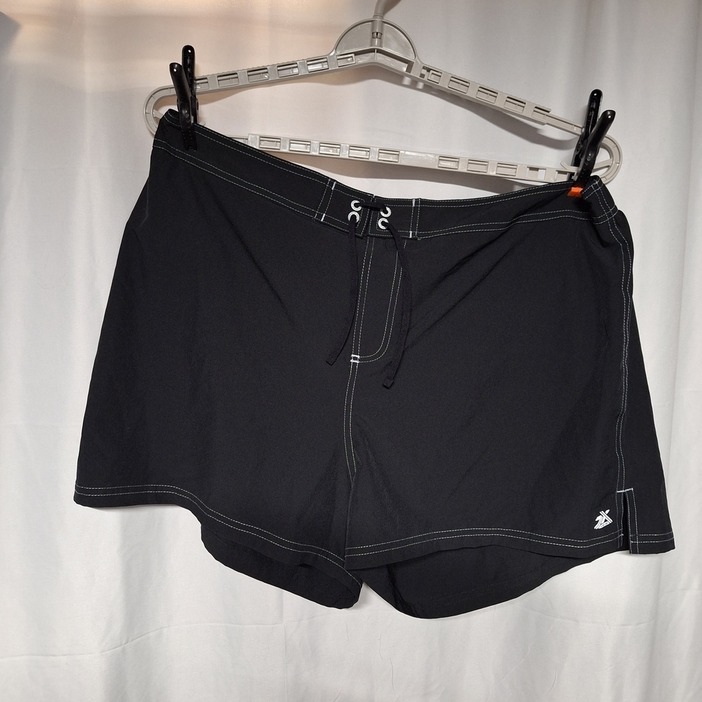 ZeroXposur Black Athletic Shorts with White Stitching